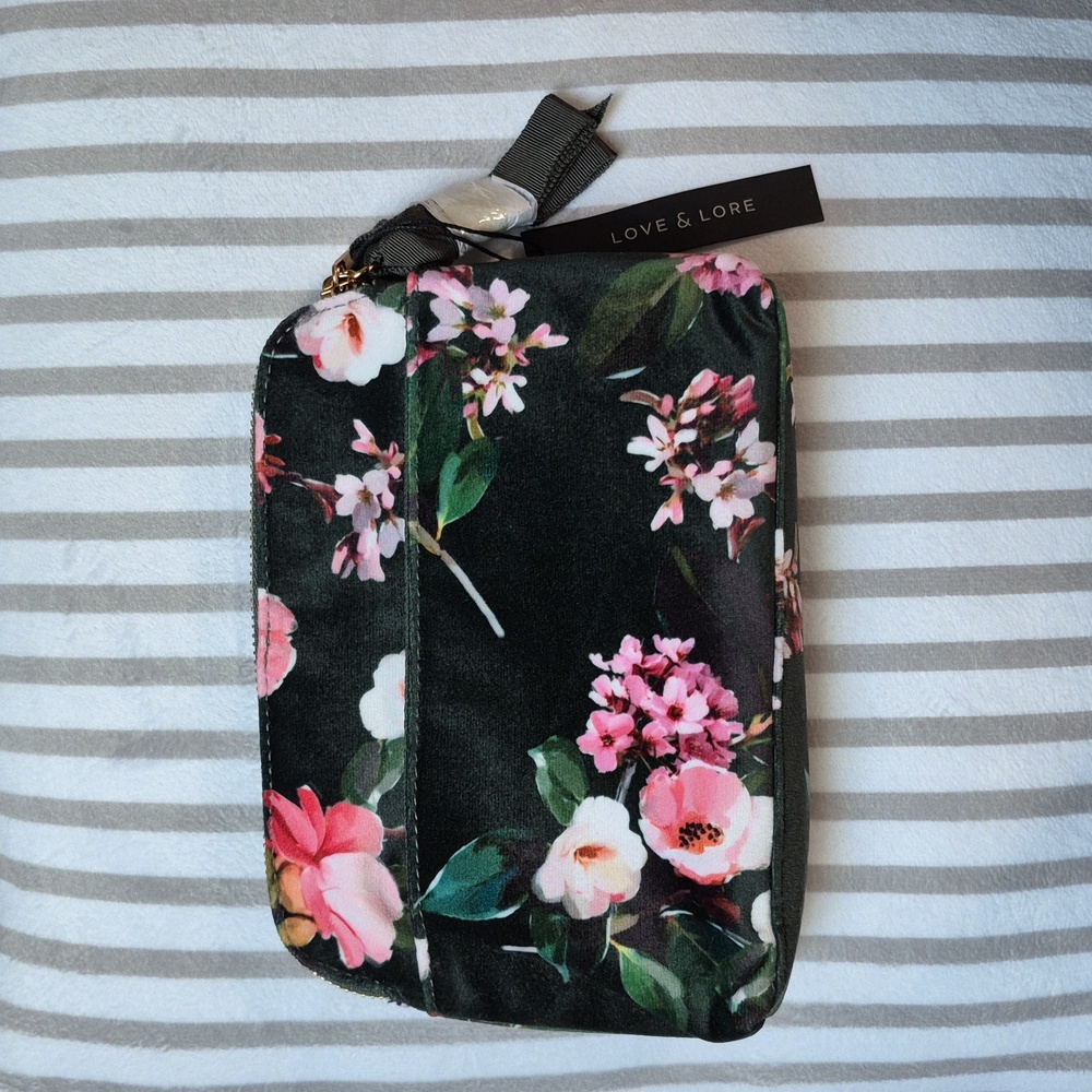 Love & Lore Floral Green Velvet Makeup Bag/Pouch, New With Tags